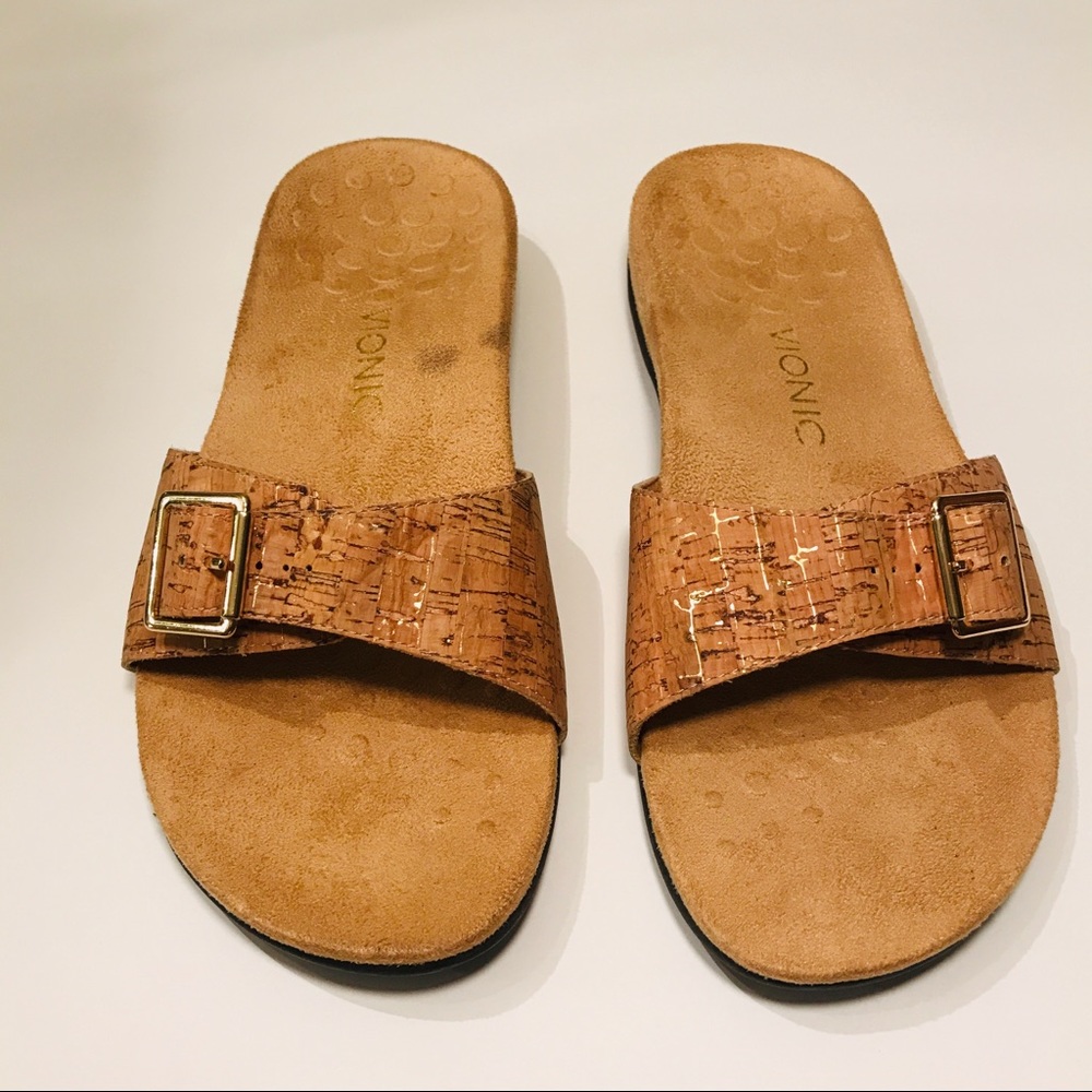 Vionic Tan and Gold Sandals